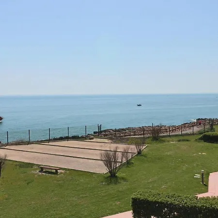 Avec Acces Direct Piscine Et Mer, Parking Prive, Terrasse - Fr-1-472a-154 Sete