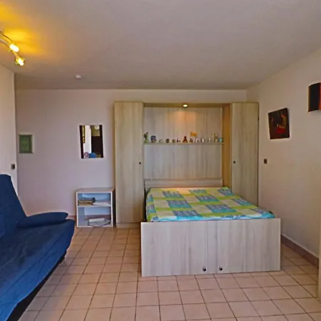 Avec Acces Direct Piscine Et Mer, Parking Prive, Terrasse - Fr-1-472a-154 *