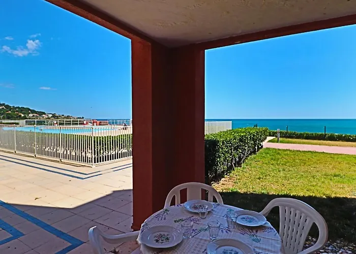 En Rez-de-jardin Avec Accès Direct Piscine Et Parking à - Fr-1-472a-154 * Sète
