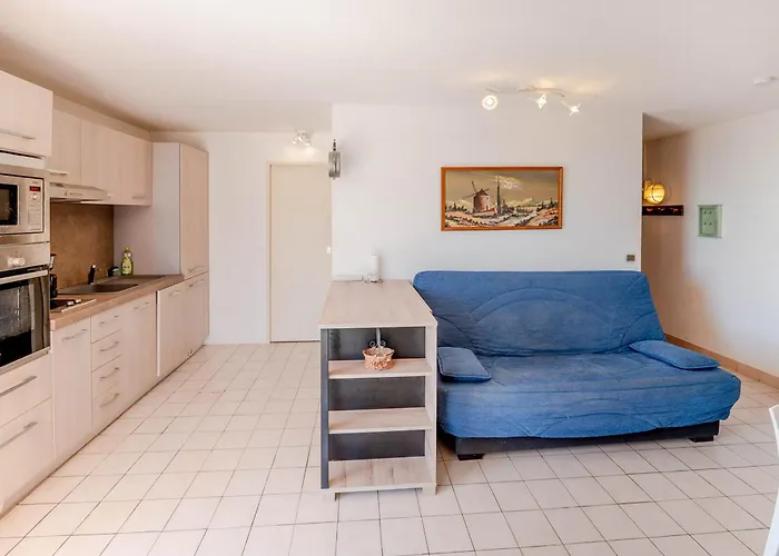 En Rez-de-jardin Avec Accès Direct Piscine Et Parking à - Fr-1-472a-154 *
